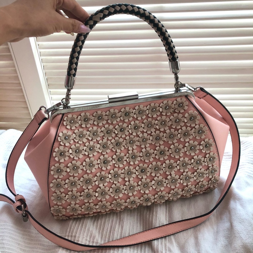 *SOLD*Catherine Malandrino Annabelle Blush Pink Flower Clasp Latch Satchel Purse - Picture 3 of 9